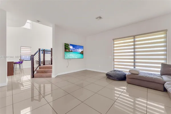 $1,275,000 | 8822 Northwest 161st Terrace, Miami Lakes, FL 33018