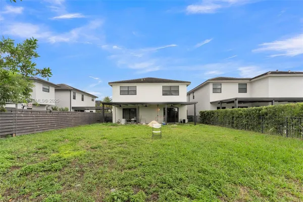 $1,275,000 | 8822 Northwest 161st Terrace, Miami Lakes, FL 33018