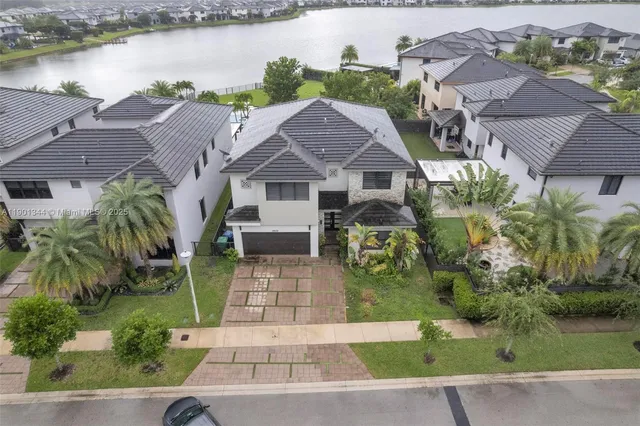 $1,350,000 | 8822 Northwest 161st Terrace, Miami Lakes, FL 33018