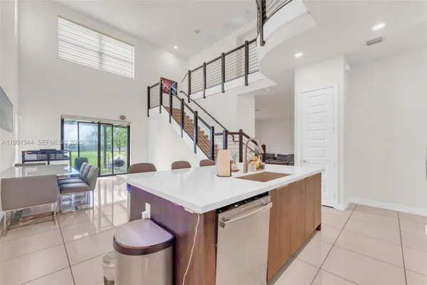 $1,275,000 | 8822 Northwest 161st Terrace, Miami Lakes, FL 33018