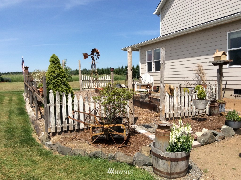 303 South Military Road Winlock, WA 98596 - Photo 4 of 25