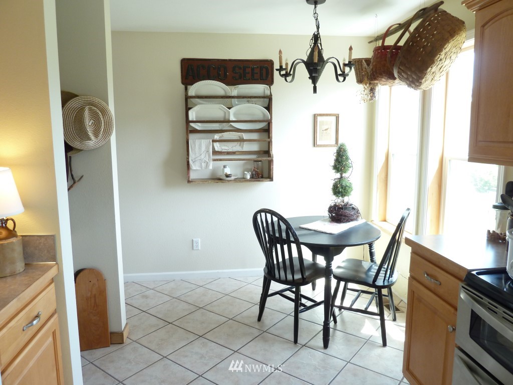 303 South Military Road Winlock, WA 98596 - Photo 8 of 25
