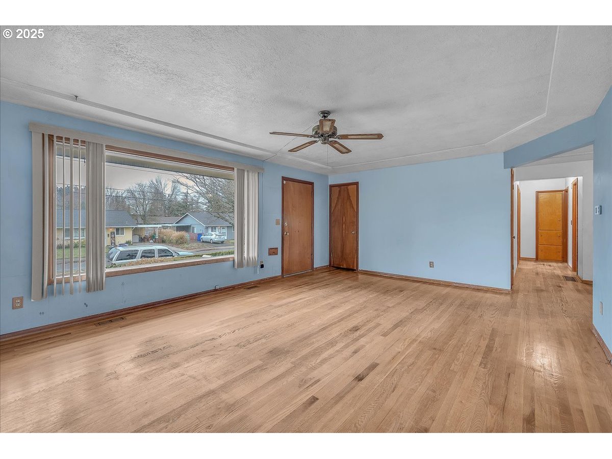 1550 Southeast 4th Street Gresham, OR 97080 - Photo 11 of 38