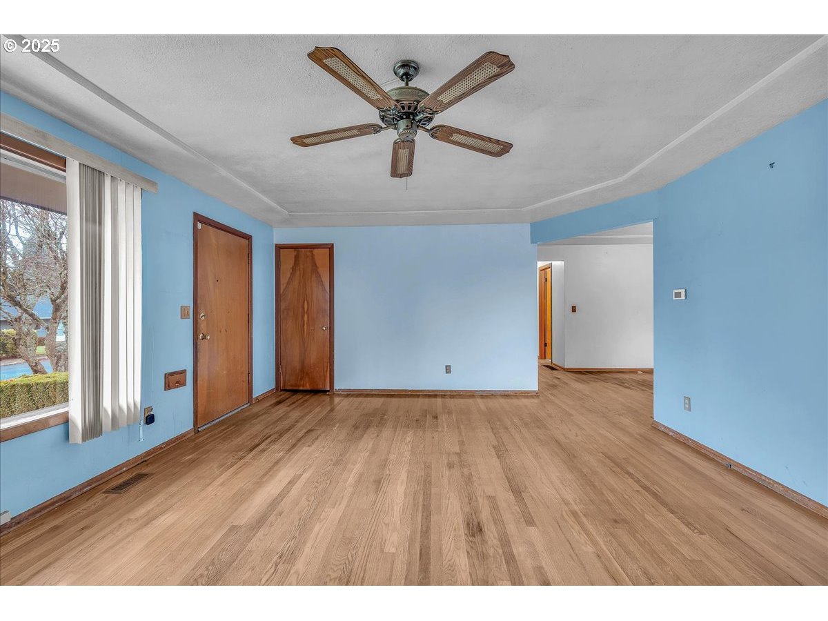 1550 Southeast 4th Street Gresham, OR 97080 - Photo 12 of 38