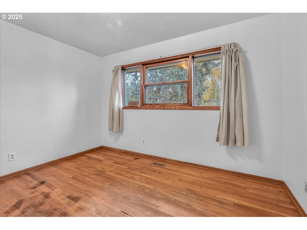 1550 Southeast 4th Street Gresham, OR 97080 - Photo 20 of 38