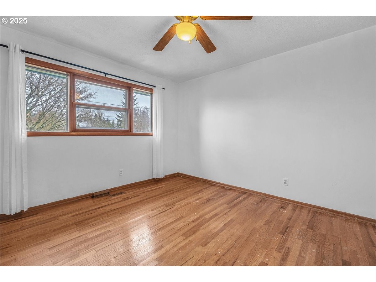 1550 Southeast 4th Street Gresham, OR 97080 - Photo 22 of 38