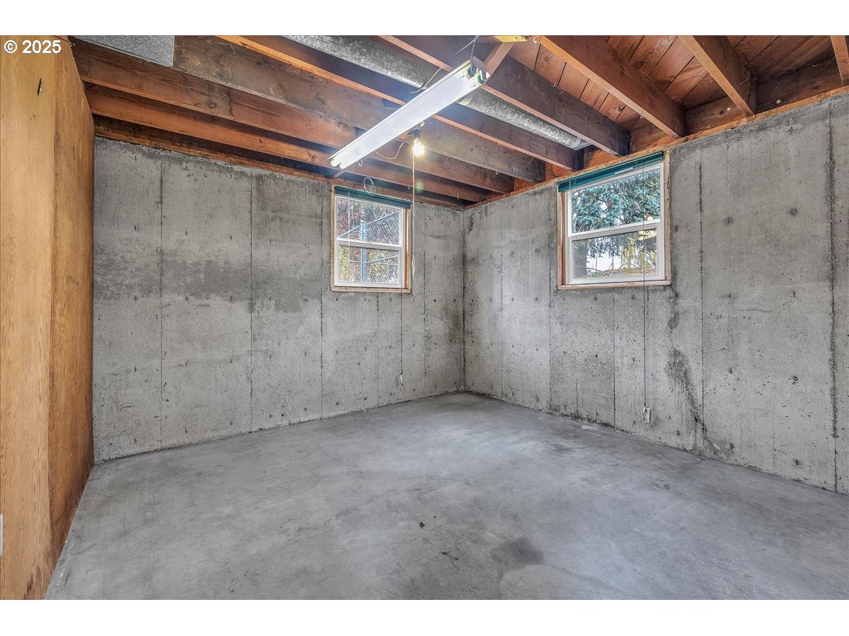 1550 Southeast 4th Street Gresham, OR 97080 - Photo 30 of 38