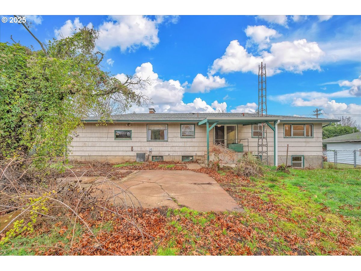 1550 Southeast 4th Street Gresham, OR 97080 - Photo 6 of 38