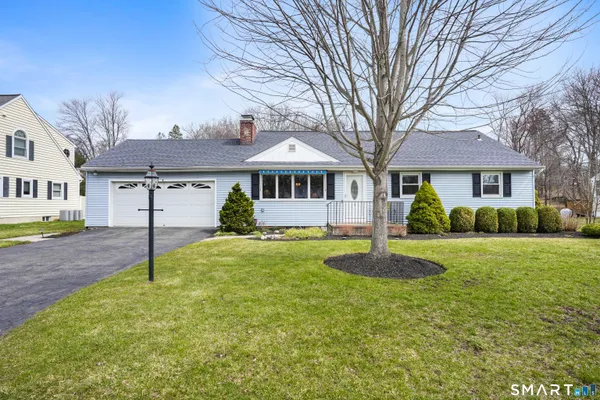 $539,500 | 4 Apple Blossom Lane, Danbury, CT 06811