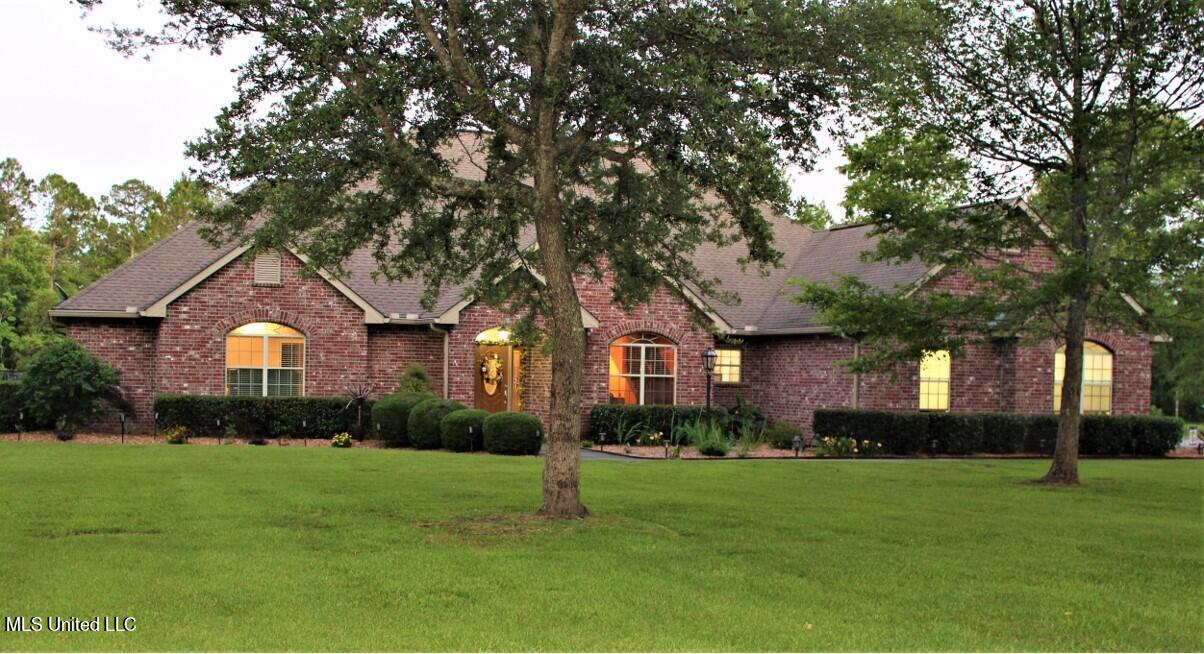5518 Huckleberry Lane Moss Point, MS 39562 - Photo 5 of 56 B629D0EE-0F2B-4798-B8F3-3116C1A1CFC2