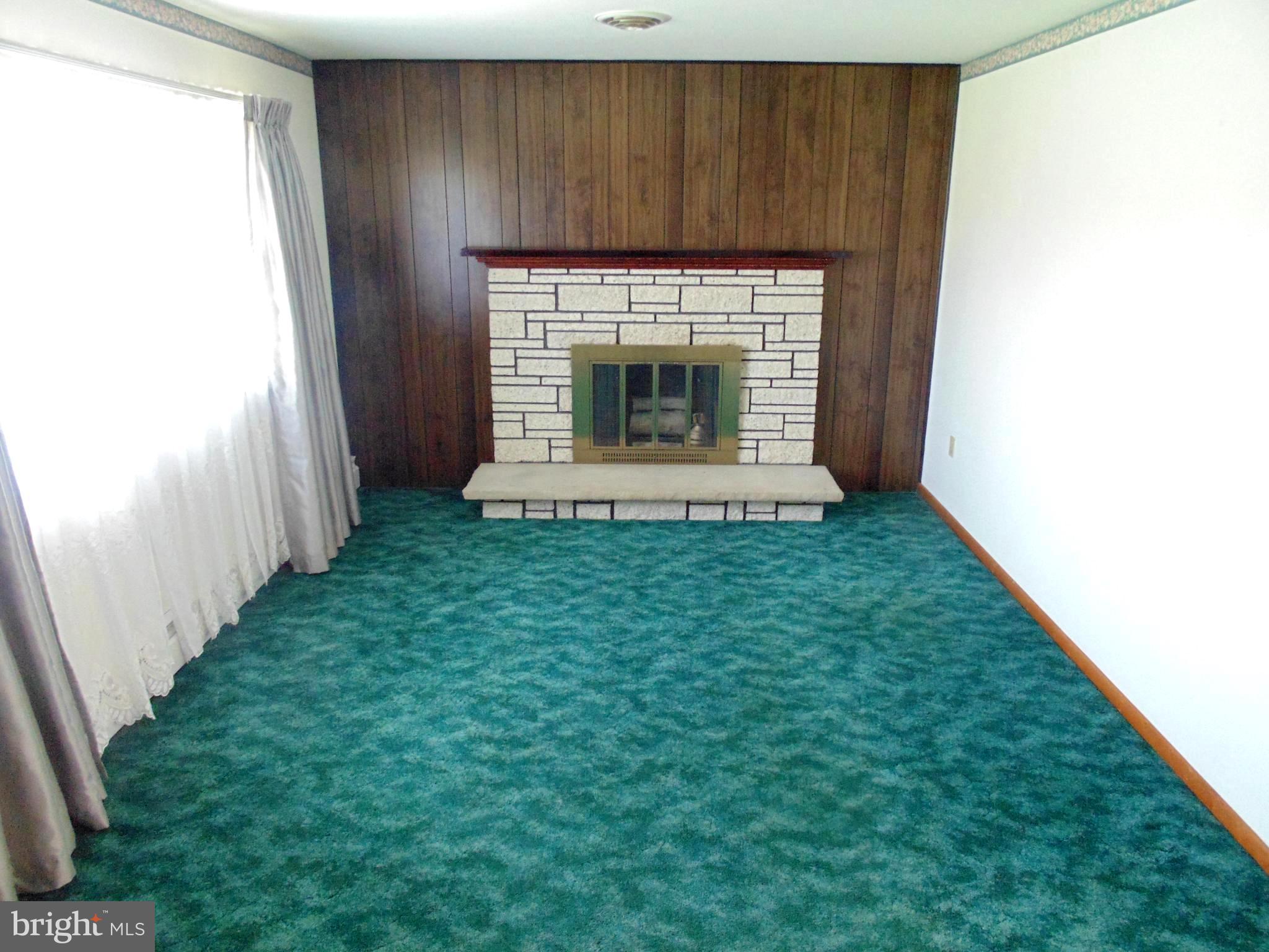 4424 Green Valley Road Monrovia, MD 21770 - Photo 11 of 27 Family Room