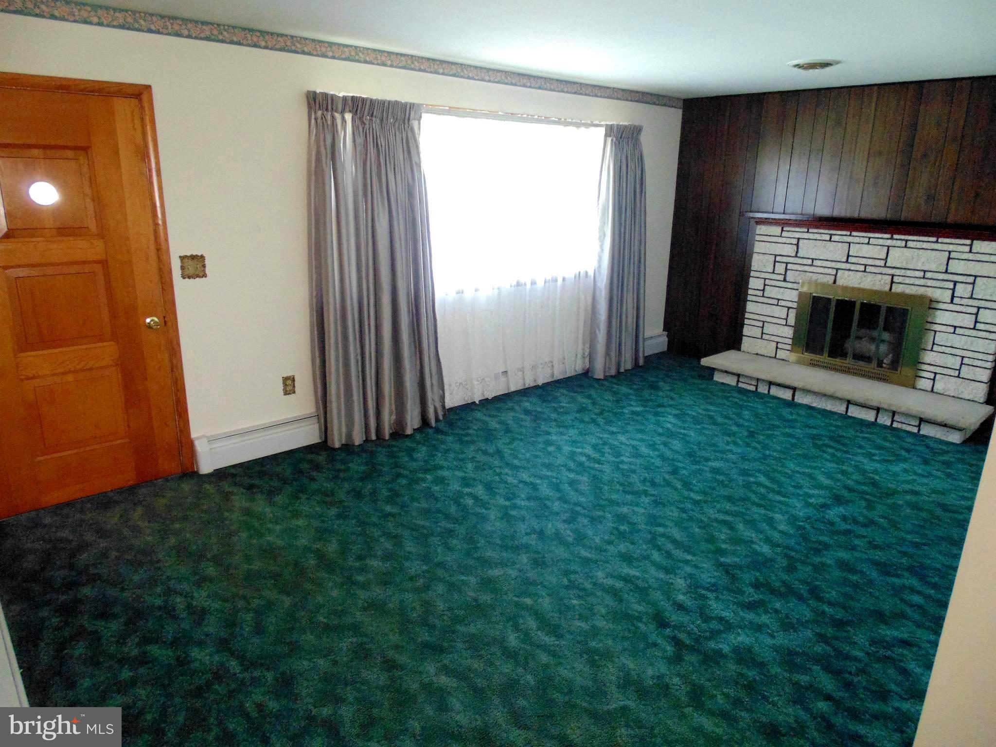 4424 Green Valley Road Monrovia, MD 21770 - Photo 13 of 27 Family Room