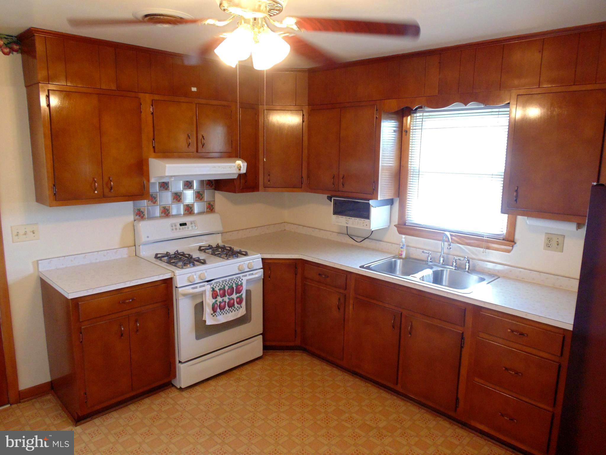4424 Green Valley Road Monrovia, MD 21770 - Photo 6 of 27 Kitchen