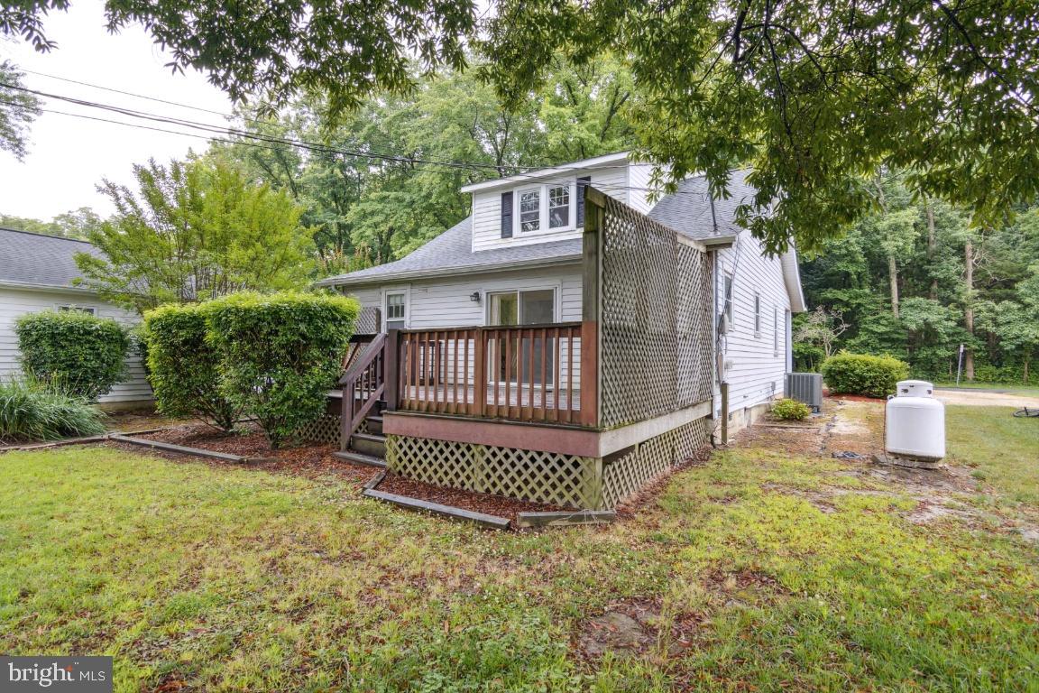 120 Lakeview Avenue Edgewater, MD 21037 - Photo 24 of 35 Exterior Rear