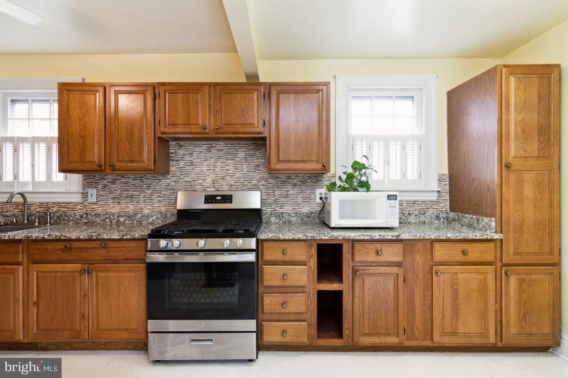 120 Lakeview Avenue Edgewater, MD 21037 - Photo 6 of 35 Kitchen 1