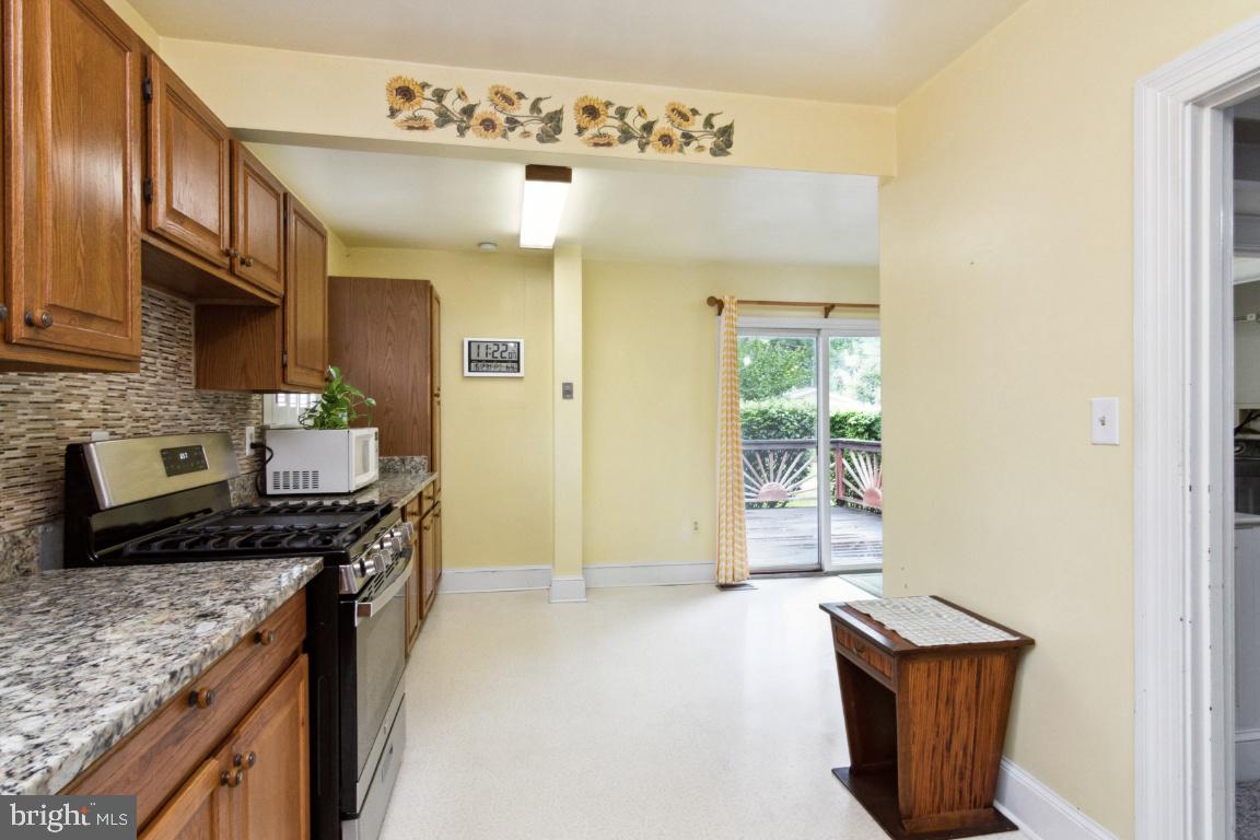 120 Lakeview Avenue Edgewater, MD 21037 - Photo 9 of 35 Kitchen 4