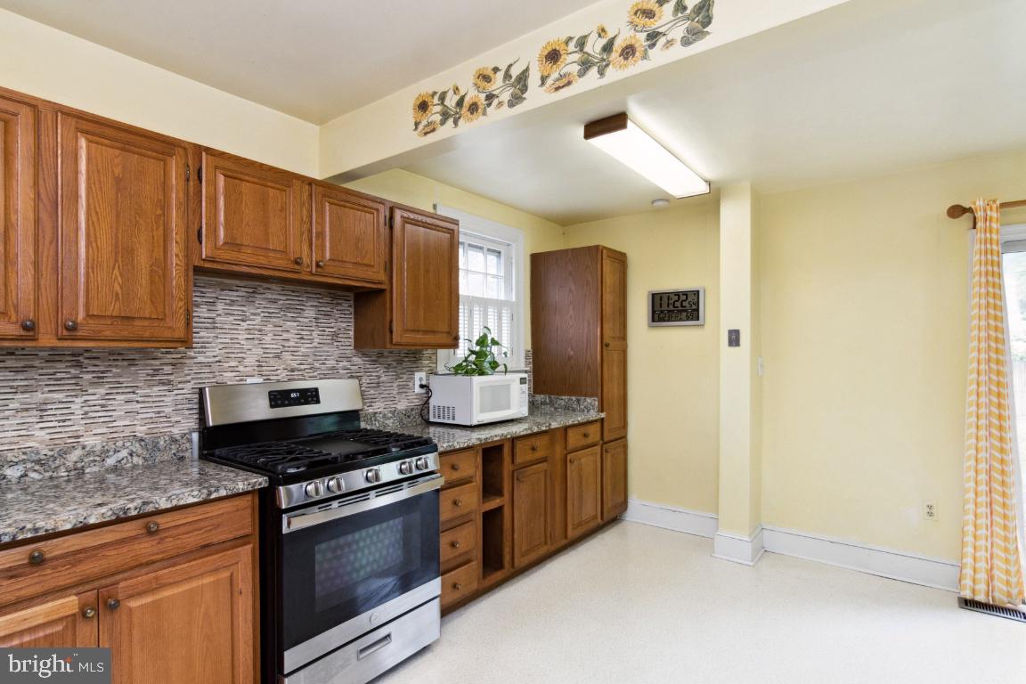 120 Lakeview Avenue Edgewater, MD 21037 - Photo 10 of 35 Kitchen 5