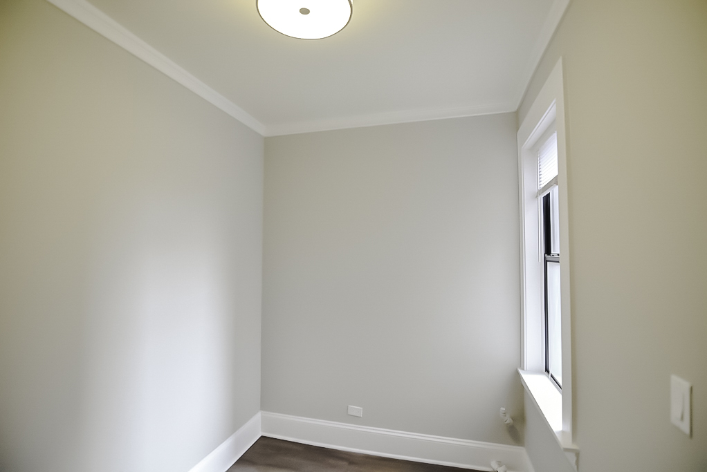 817 West Lakeside Place, Unit 705 Chicago, IL 60640 - Photo 11 of 19 a view of small space with wooden floor
