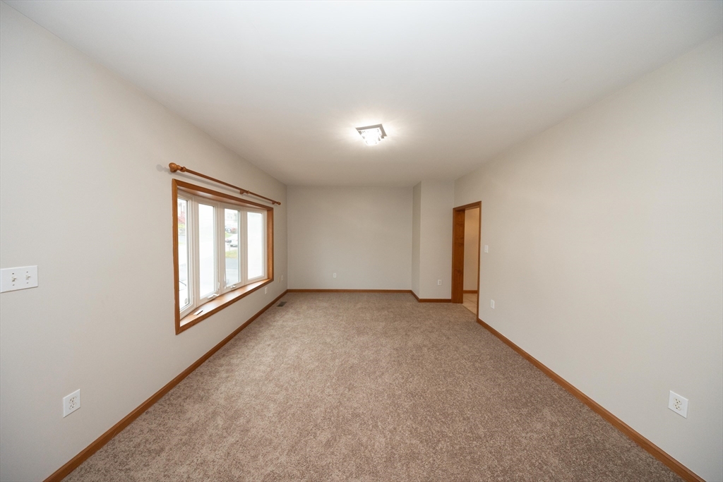 16 Arrowsic Street Worcester, MA 01606 - Photo 8 of 33 Gallery Image 8