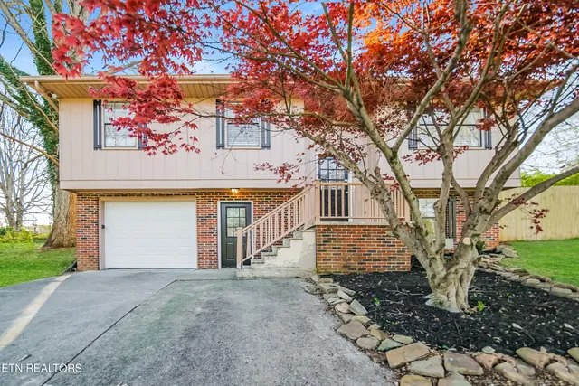 $2,025 | 1904 Highland Road, Maryville, TN 37801