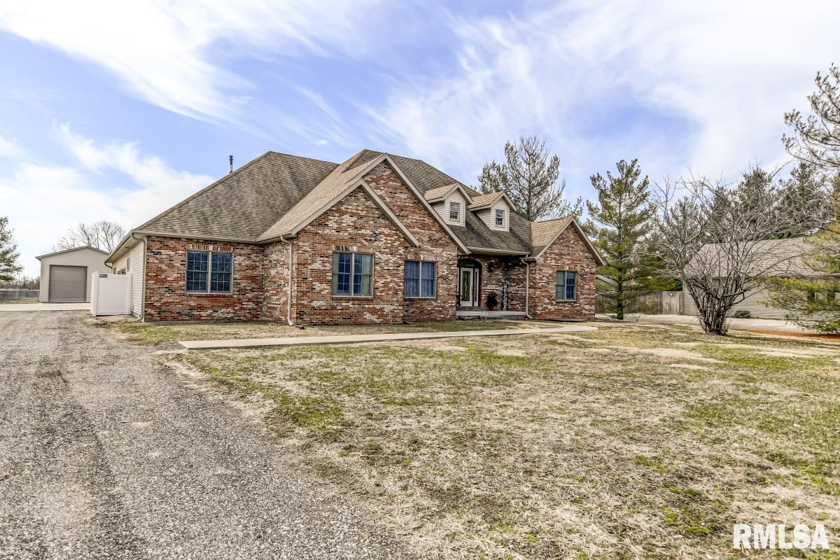 270 White Road Glenarm, IL 62536 - Photo 3 of 46 Gallery Image 3