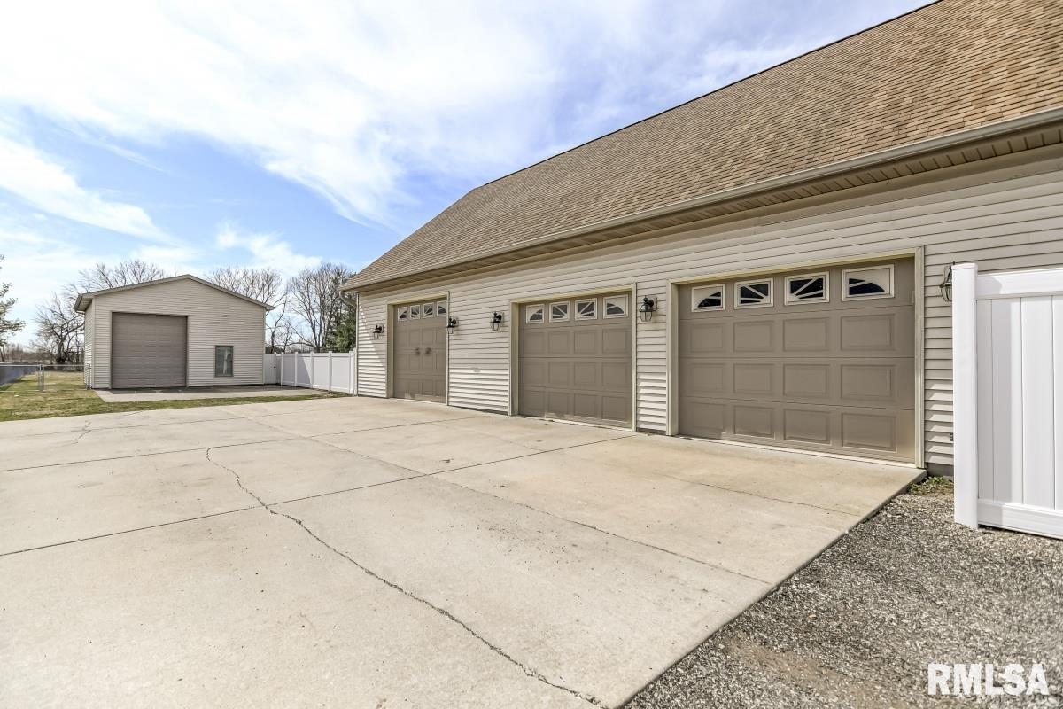 270 White Road Glenarm, IL 62536 - Photo 40 of 46 Gallery Image 40