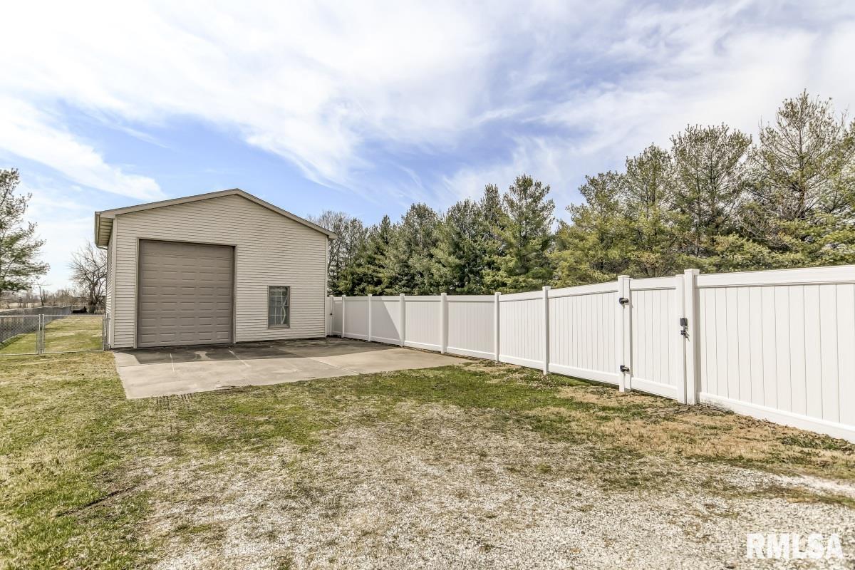 270 White Road Glenarm, IL 62536 - Photo 41 of 46 Gallery Image 41