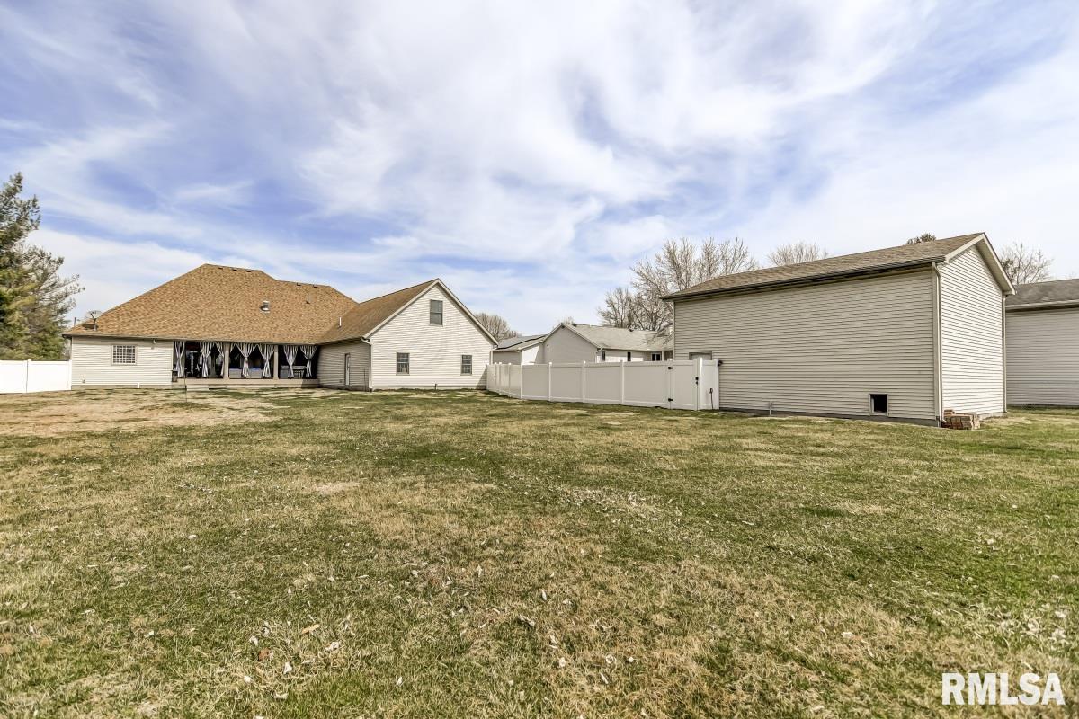270 White Road Glenarm, IL 62536 - Photo 44 of 46 Gallery Image 44
