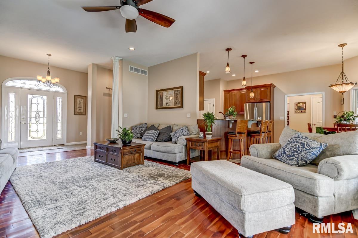 270 White Road Glenarm, IL 62536 - Photo 8 of 46 Gallery Image 8