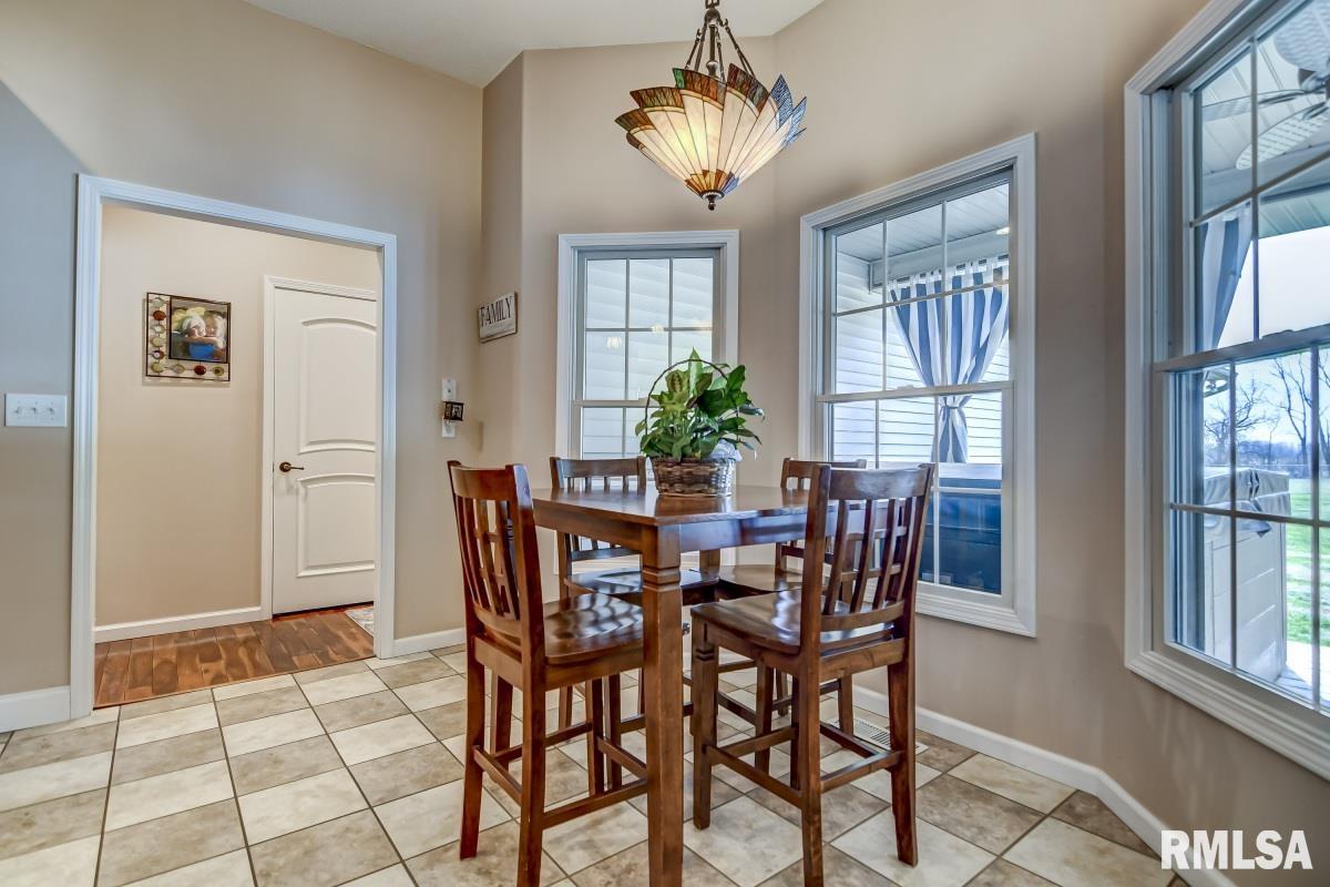 270 White Road Glenarm, IL 62536 - Photo 10 of 46 Gallery Image 10