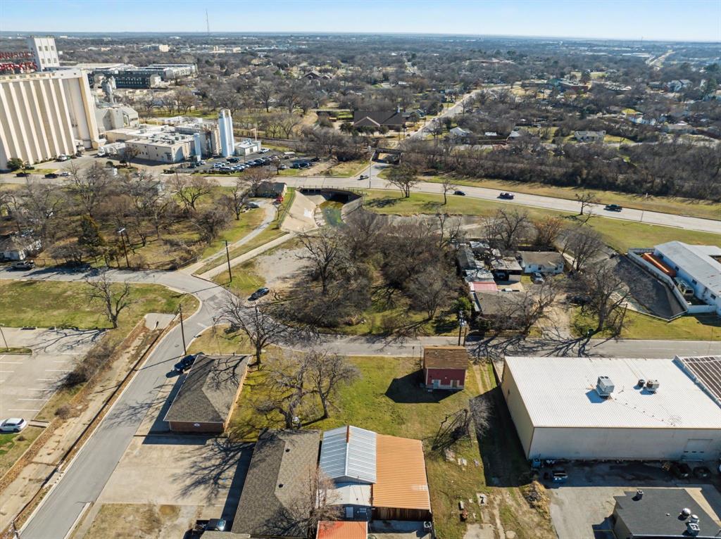 606 Wainwright Street Denton, TX 76201 - Photo 11 of 14 a view of a city