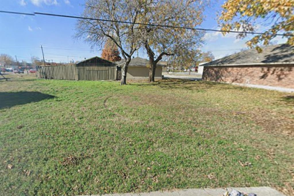 606 Wainwright Street Denton, TX 76201 - Photo 2 of 14 a view of a house with a yard