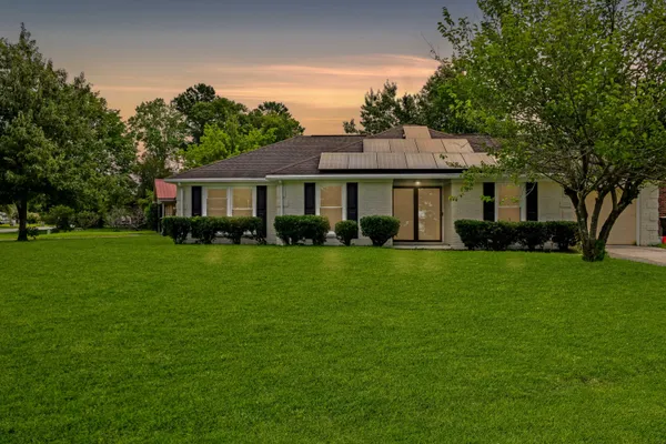 $320,000 | 1101 Stuart Drive, Moncks Corner, SC 29461