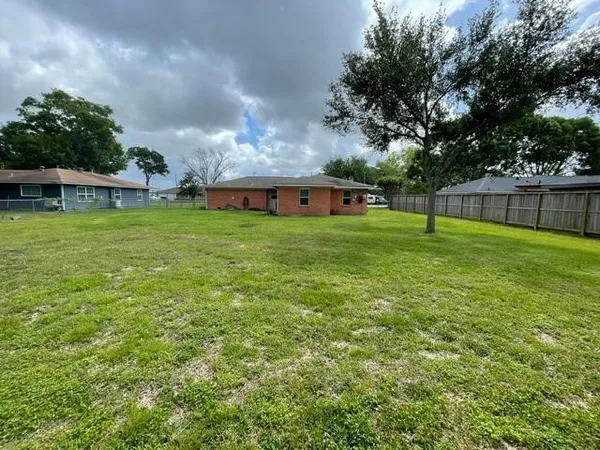 $1,850 | 1805 Wycliffe Drive, Houston, TX 77043