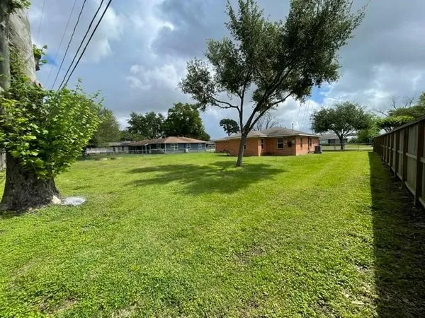 $1,850 | 1805 Wycliffe Drive, Houston, TX 77043
