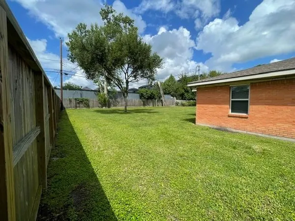 $1,850 | 1805 Wycliffe Drive, Houston, TX 77043