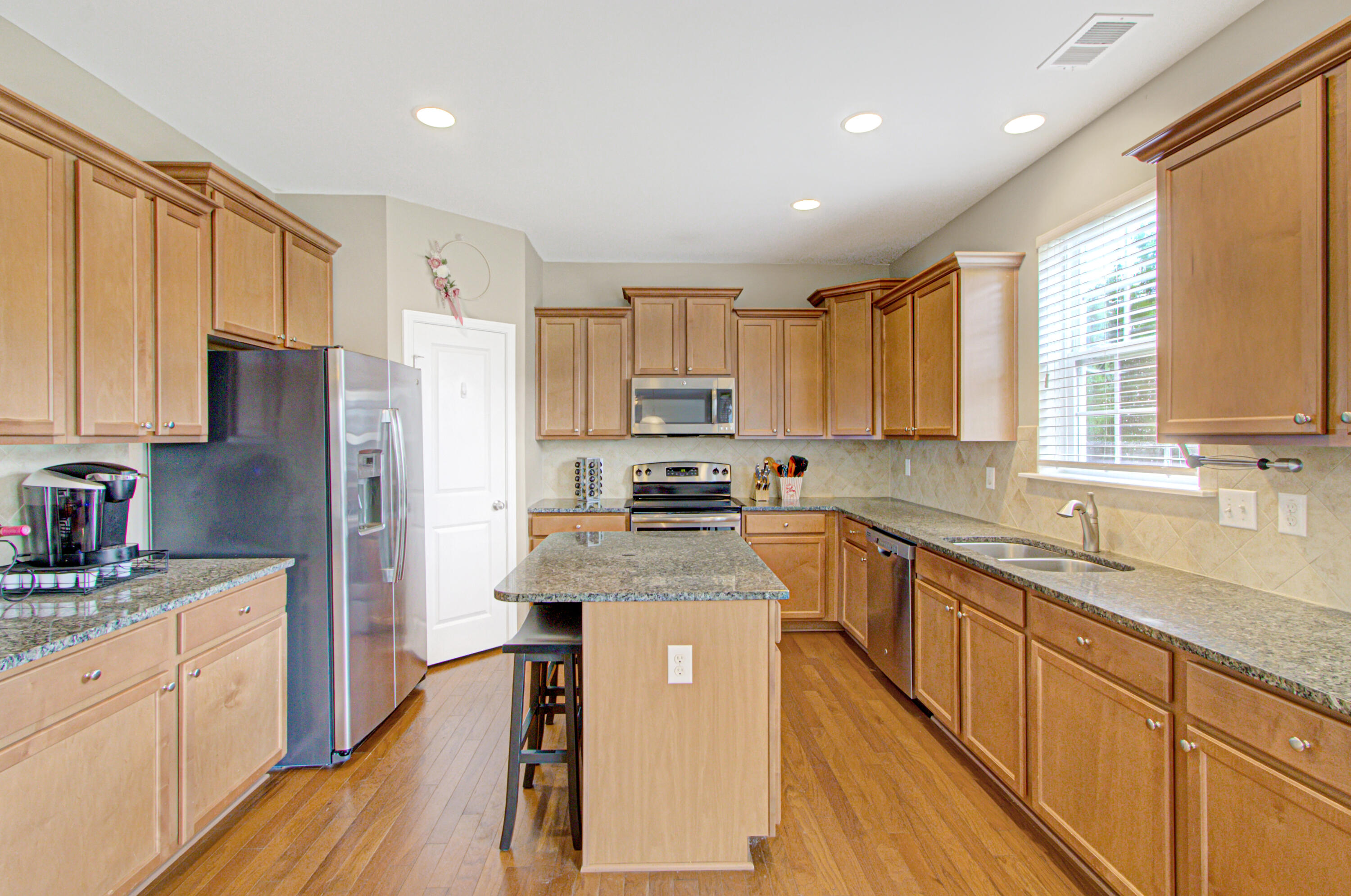 656 Silver Moss Drive Moncks Corner, SC 29461 - Photo 4 of 28 IMG_0037_8_9