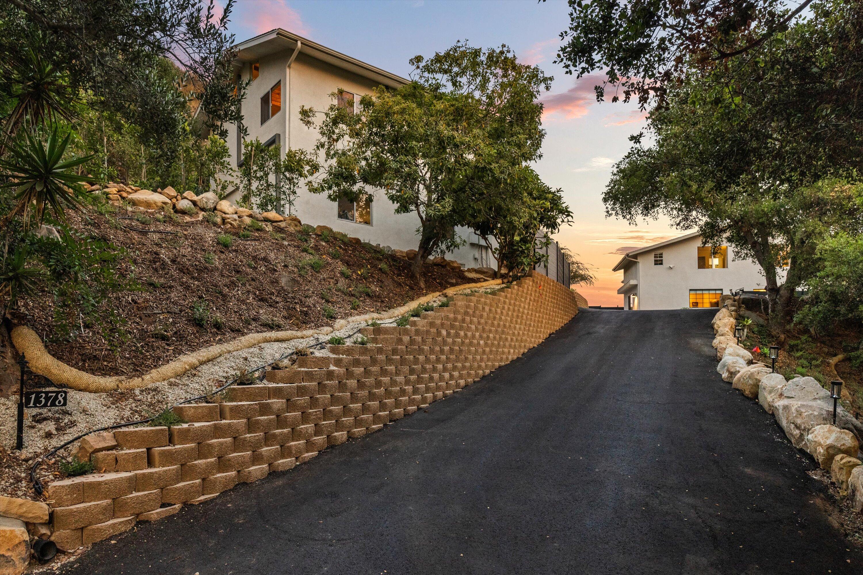 1378 Sycamore Canyon Road Santa Barbara, CA 93108 - Photo 39 of 46 Driveway