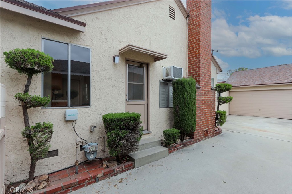 10817 Leffingwell Road Norwalk, CA 90650 - Photo 5 of 27