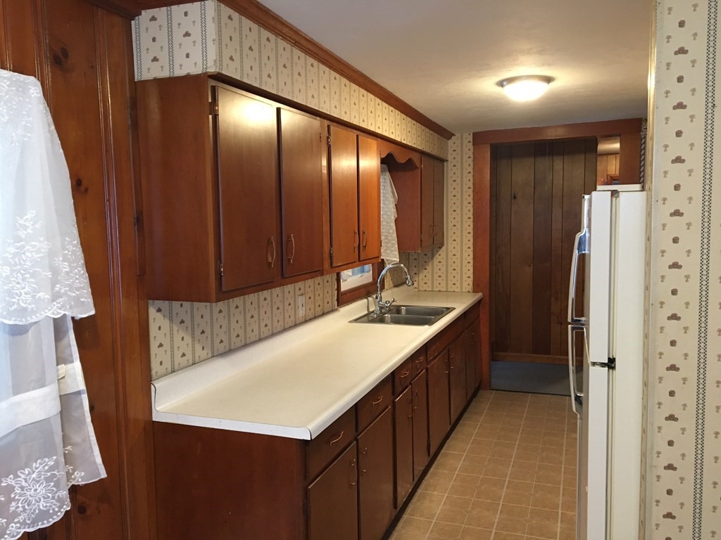 176 Clinton Road Sterling, MA 01564 - Photo 9 of 17 Gallery Image 9