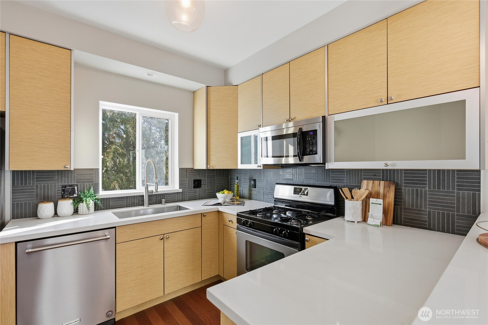 4838 South Chicago Street, Unit A Seattle, WA 98118 - Photo 10 of 29