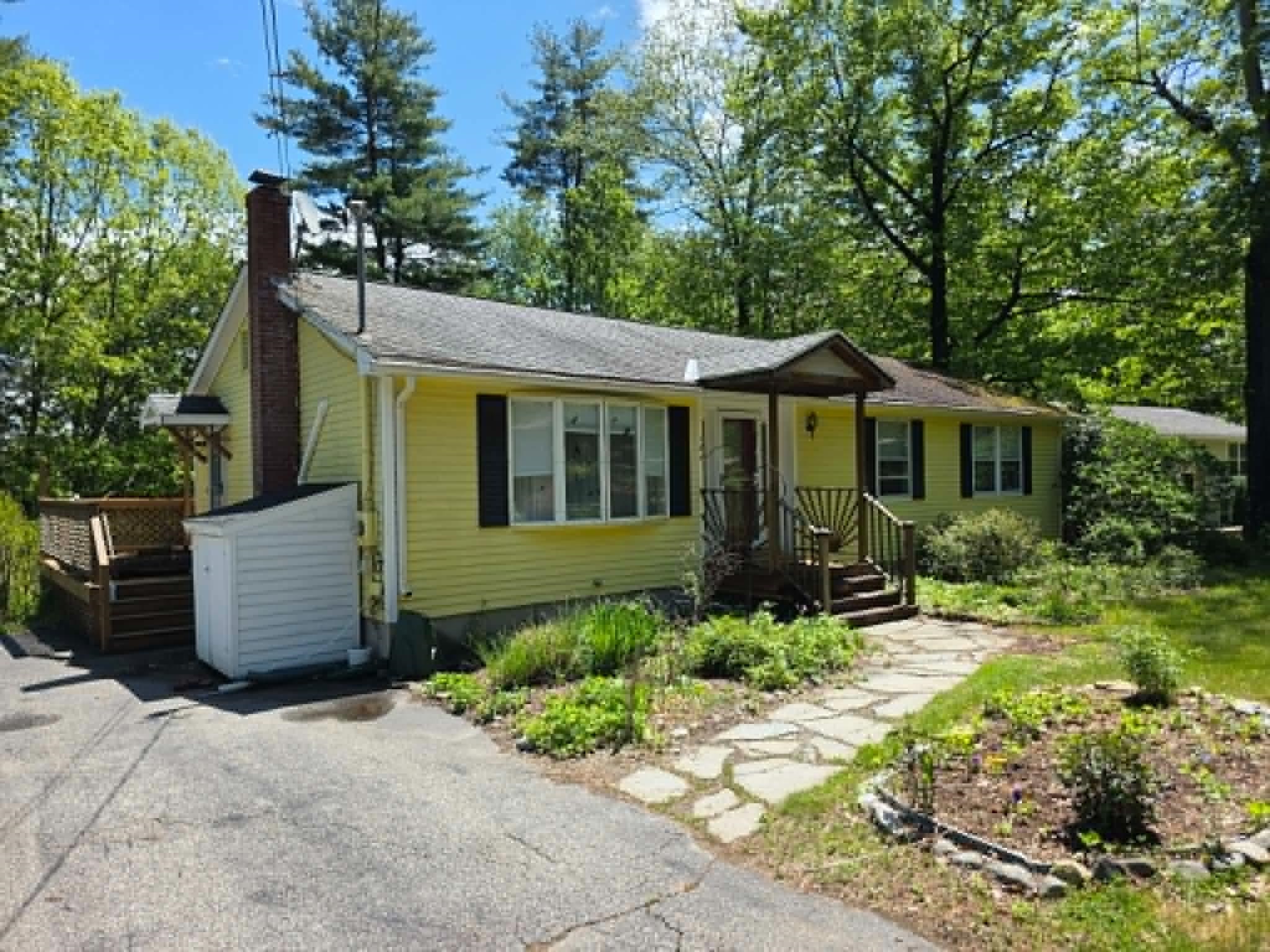 184 Carriage Hill Road Brattleboro, VT 05301 - Photo 3 of 43