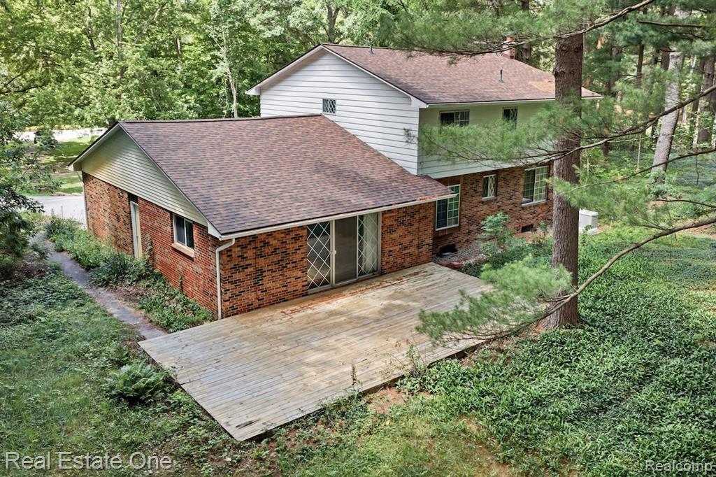 10353 Mcgregor Road Pinckney, MI 48169 - Photo 38 of 41