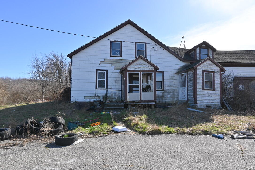 4315 Airline Road Baileyville, ME 04694 - Photo 4 of 58 7C30A498-CFCE-444F-AD1A-BCDBE06E4601_1_1