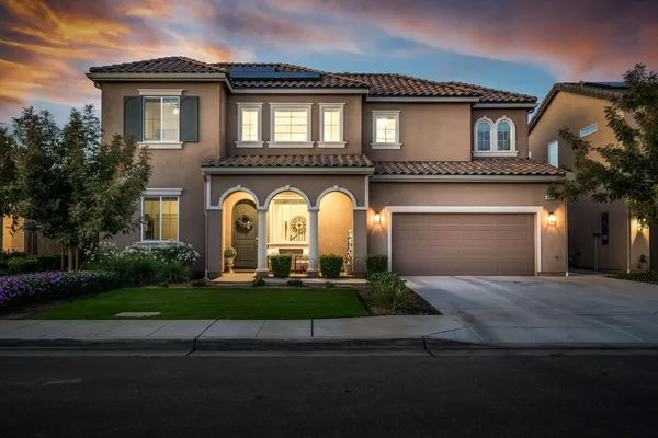 $685,999 | 4245 Fairmont Avenue, Clovis, CA 93619