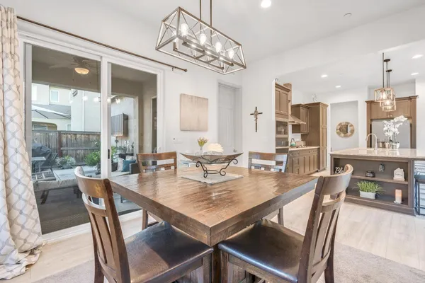 $685,999 | 4245 Fairmont Avenue, Clovis, CA 93619