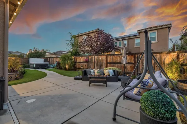 $685,999 | 4245 Fairmont Avenue, Clovis, CA 93619