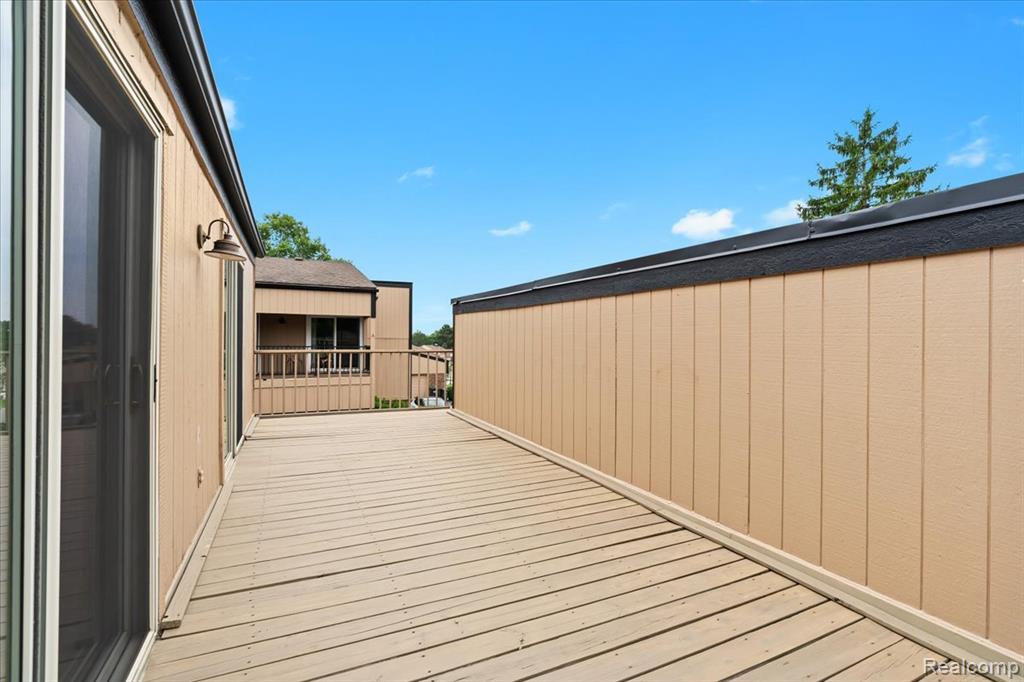996 Golfview Court Rochester Hills, MI 48307 - Photo 26 of 46