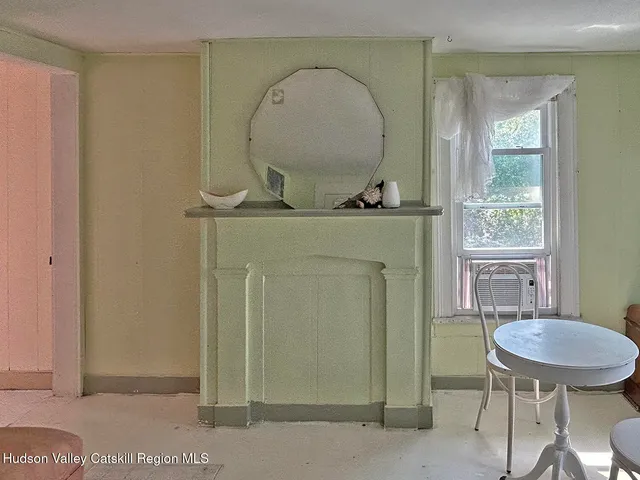 a view of a livingroom with furniture