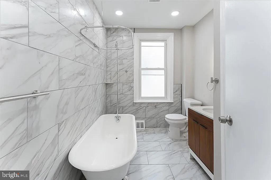 100 West Sharpnack Street Philadelphia, PA 19119 - Photo 10 of 16